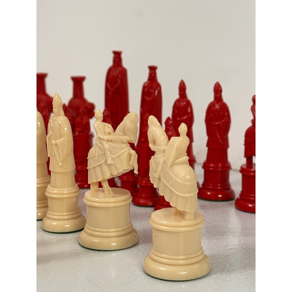 Kingsway Vintage Red & Ivory Chess Pieces Set Complete Royal King Queen Knight - Picture 11 of 16